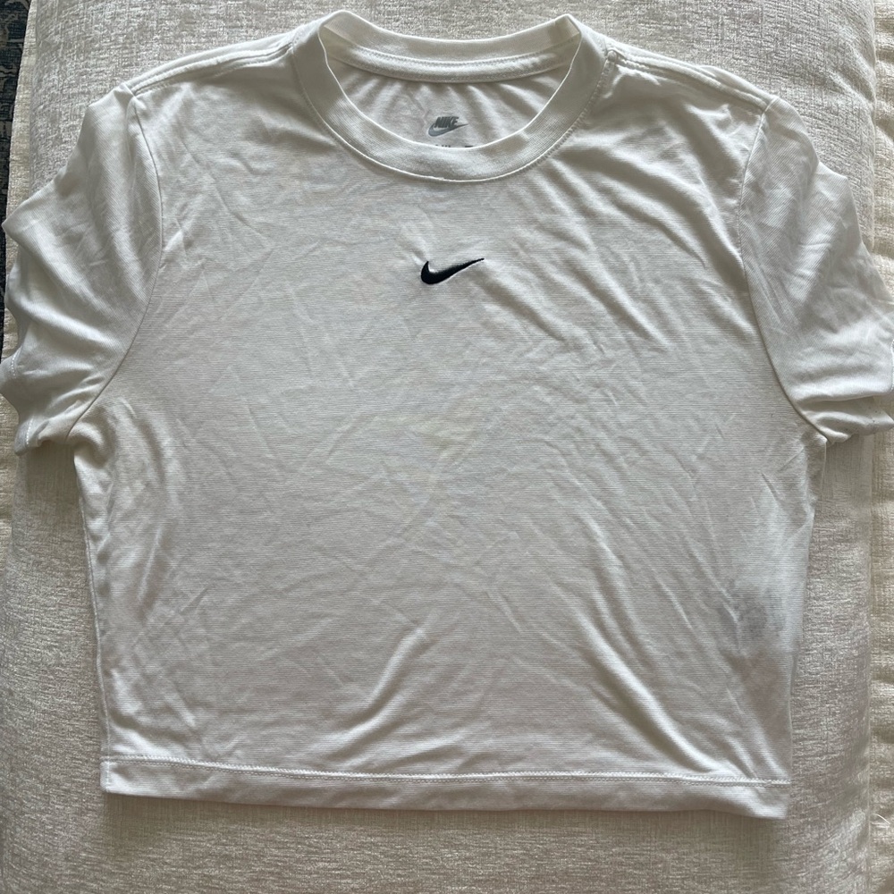 Nike cropped tee